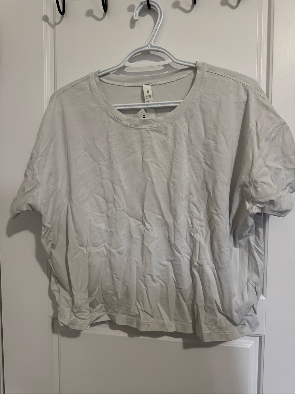 lululemon athletica Cropped Style Short Sleeve Crew T-Shirt — Light Gray